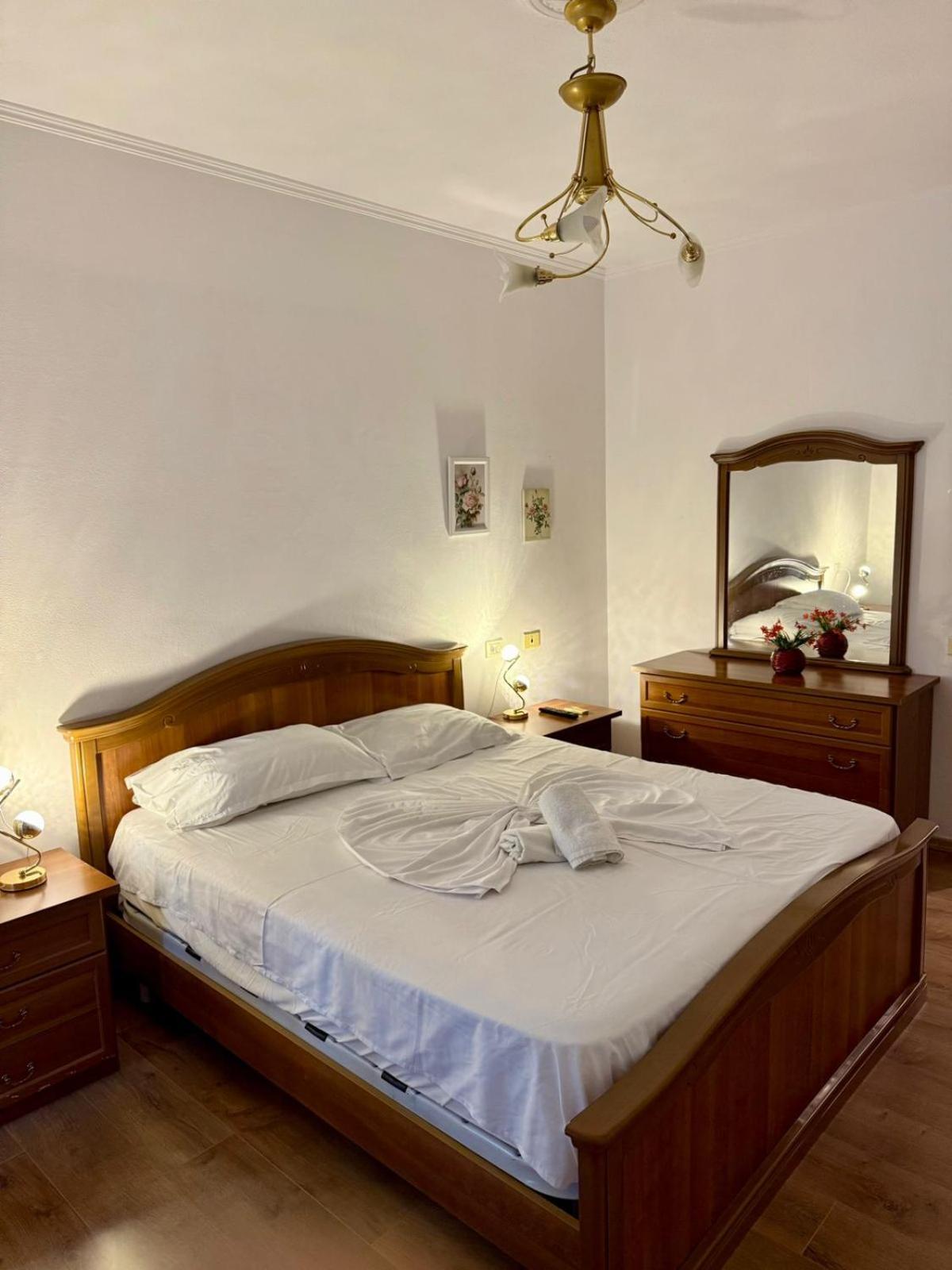 Nest&Rest Studios Tirana Esterno foto